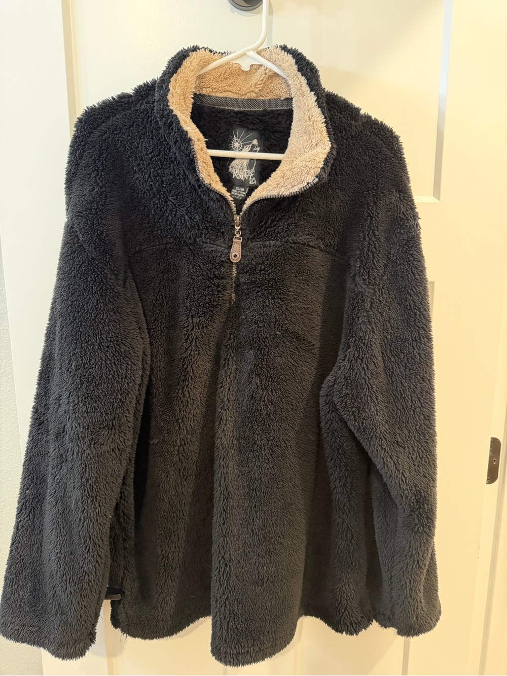 Plush Black Sherpa Half-Zip Jacket with Contrast Cream Collar